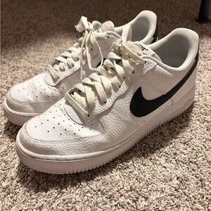 Nike Men’s Air Force 1’s 07’